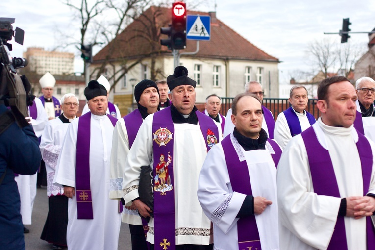 Msza św. żałobna za śp. abp. Edmunda Piszcza