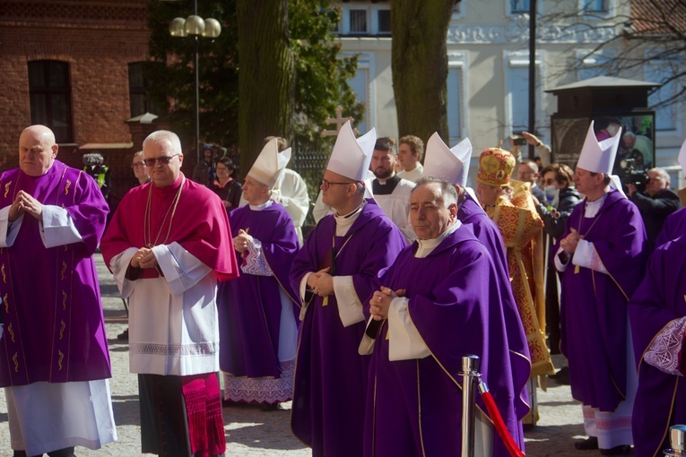 Pogrzeb śp. abp. Edmunda Piszcza