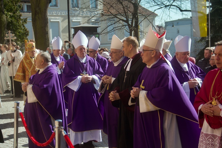 Pogrzeb śp. abp. Edmunda Piszcza