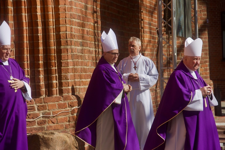 Pogrzeb śp. abp. Edmunda Piszcza