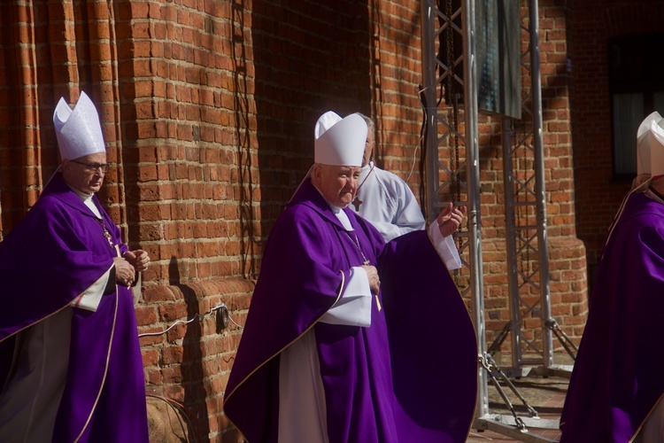 Pogrzeb śp. abp. Edmunda Piszcza