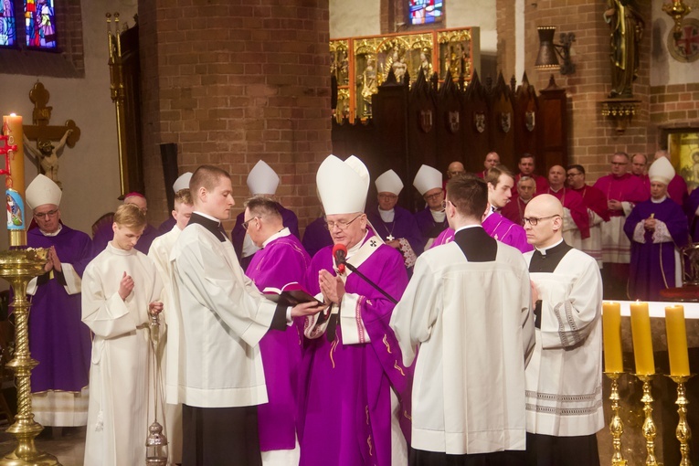 Pogrzeb śp. abp. Edmunda Piszcza