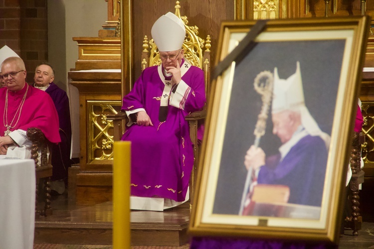 Pogrzeb śp. abp. Edmunda Piszcza