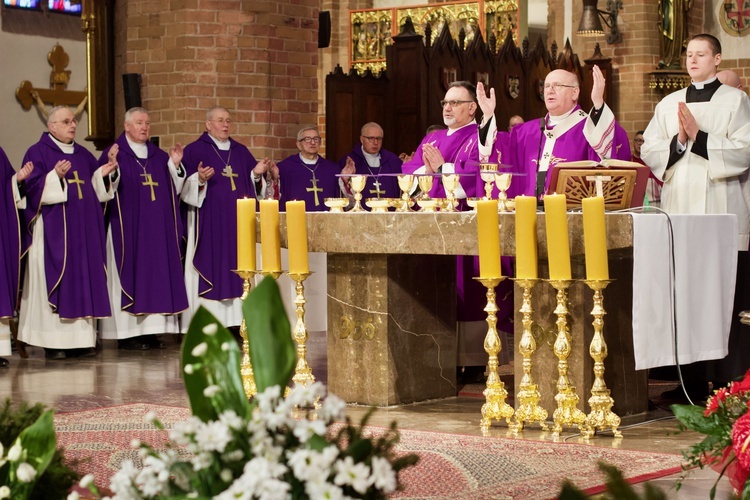 Pogrzeb śp. abp. Edmunda Piszcza