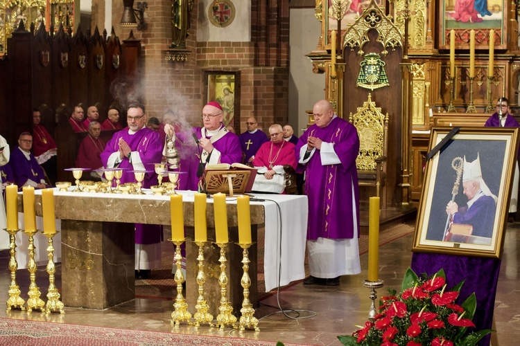 Pogrzeb śp. abp. Edmunda Piszcza