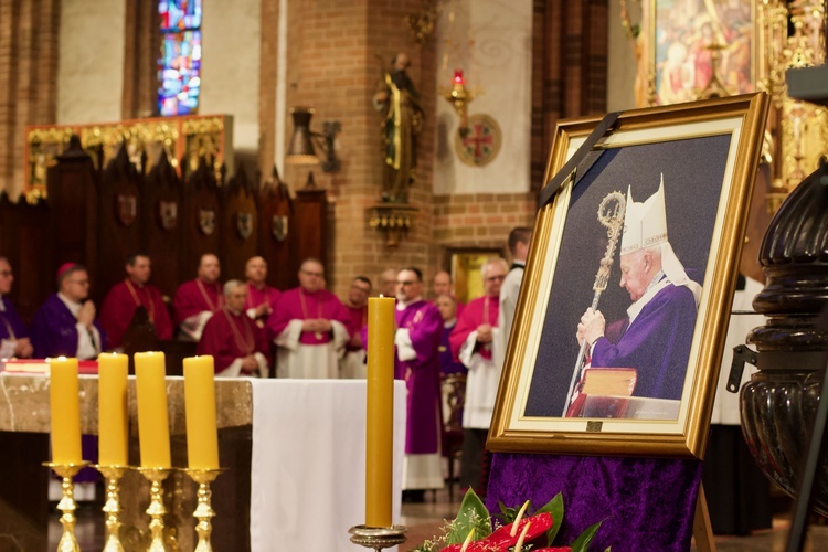 Pogrzeb śp. abp. Edmunda Piszcza