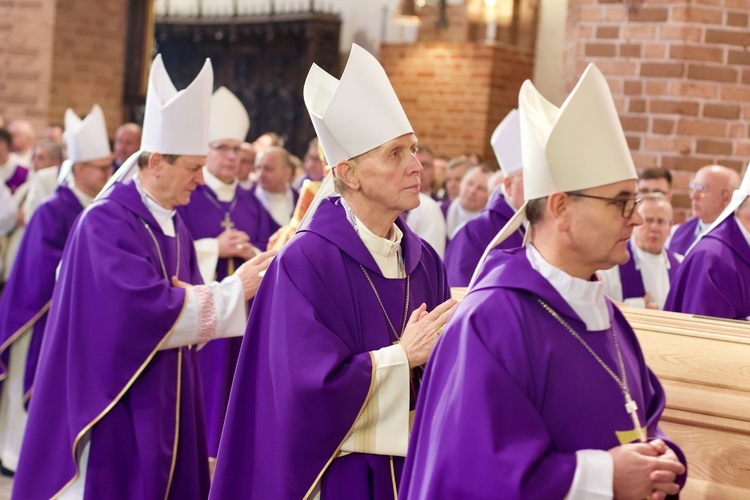 Pogrzeb śp. abp. Edmunda Piszcza