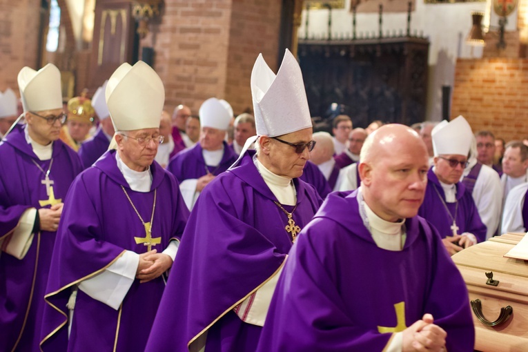 Pogrzeb śp. abp. Edmunda Piszcza