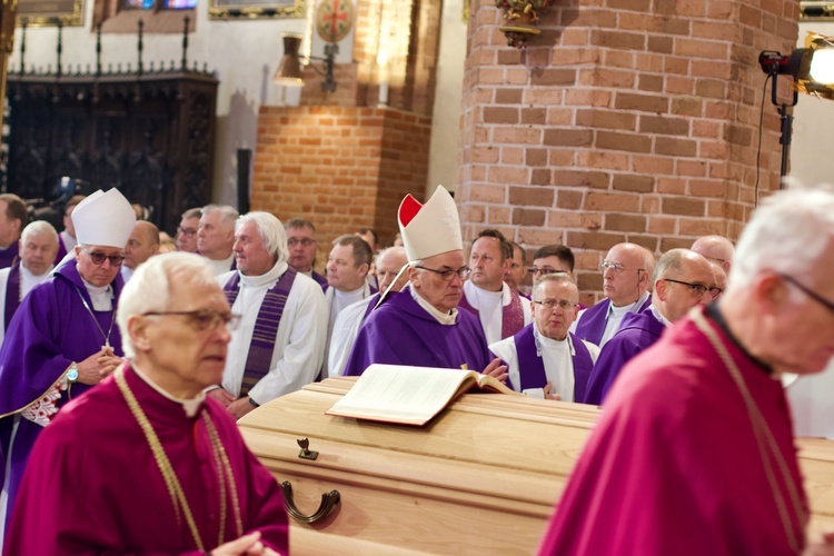 Pogrzeb śp. abp. Edmunda Piszcza