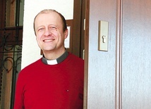 ▲	Kapłan podkreśla, że liczy się czas poświęcony drugiemu człowiekowi.