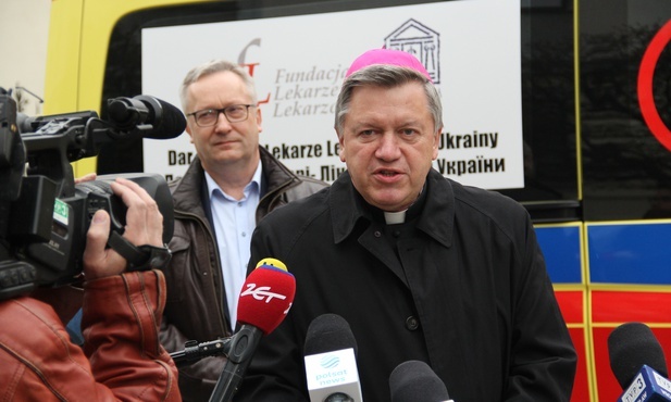 Karetki jadą na Wschód