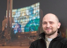 − Misją naszej poradni jest wspieranie par, małżeństw oraz rodzin w wypełnianiu ich życiowego powołania – zaprasza ks. Krzysztof Śniadoch SAC.