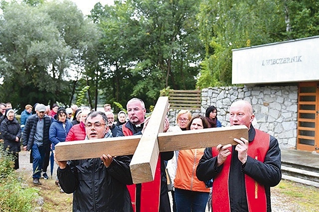 Droga męki Pańskiej rozciąga się na długość 5 km.