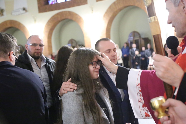 Bierzmowanie młodych z Nawojowej i Zawady