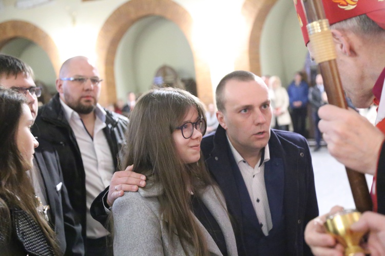 Bierzmowanie młodych z Nawojowej i Zawady