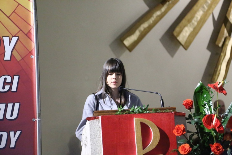 Bierzmowanie młodych z Nawojowej i Zawady