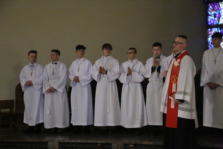 Bierzmowanie młodych z Nawojowej i Zawady