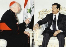Jan Paweł II w 2003 roku, by ratować pokój, wysłał do Bagdadu kard. Rogera Etchegaraya. Na zdjęciu kardynał rozmawia z Saddamem Hussajnem.