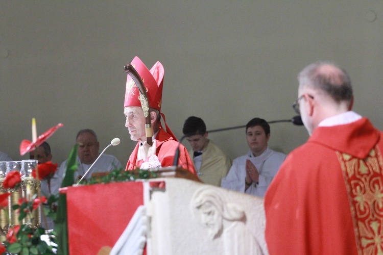 Bierzmowanie młodych z parafii kolejowej