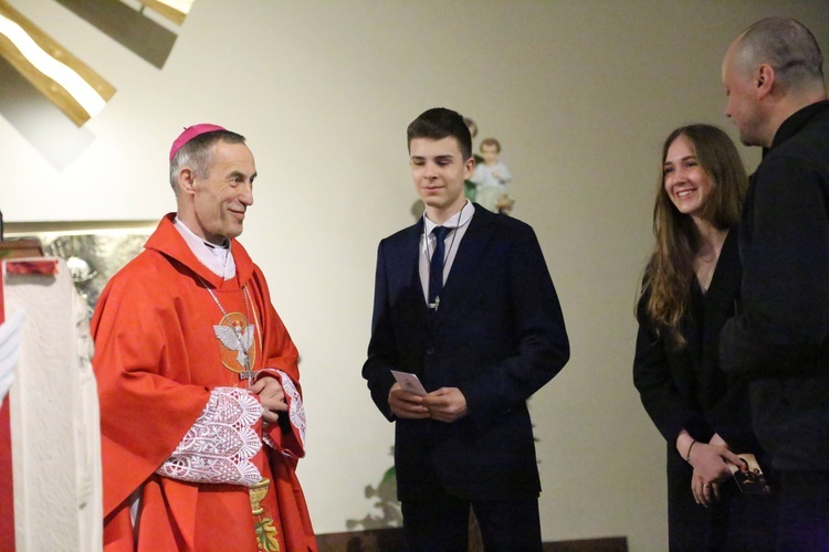 Bierzmowanie młodych z parafii kolejowej