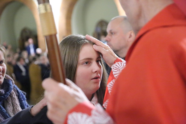 Bierzmowanie młodych z parafii kolejowej