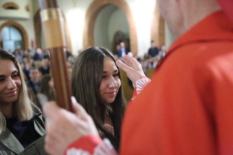 Bierzmowanie młodych z parafii kolejowej