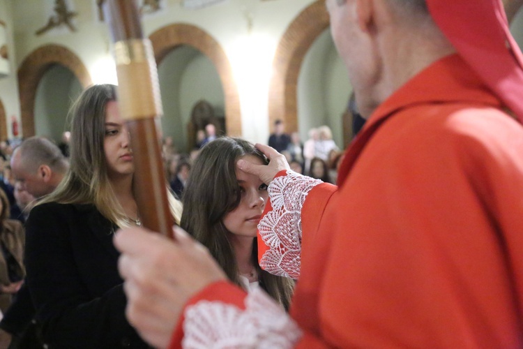 Bierzmowanie młodych z parafii kolejowej