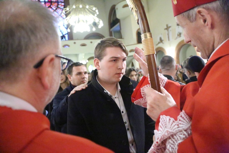 Bierzmowanie młodych z parafii kolejowej