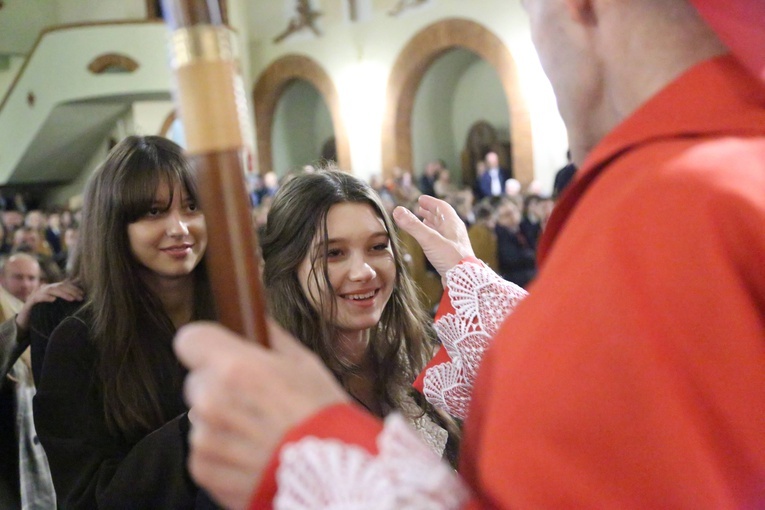 Bierzmowanie młodych z parafii kolejowej
