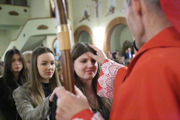 Bierzmowanie młodych z parafii kolejowej