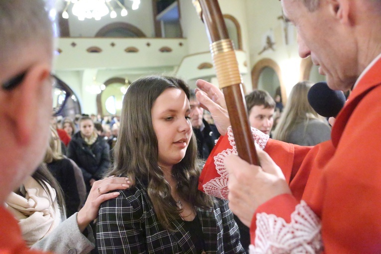 Bierzmowanie młodych z parafii kolejowej