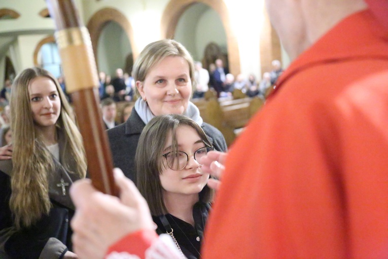 Bierzmowanie młodych z parafii kolejowej