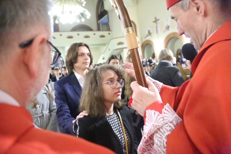 Bierzmowanie młodych z parafii kolejowej