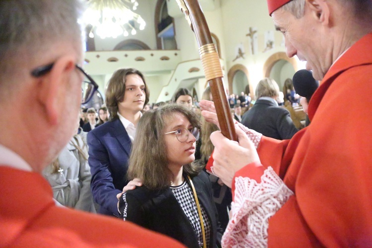 Bierzmowanie młodych z parafii kolejowej