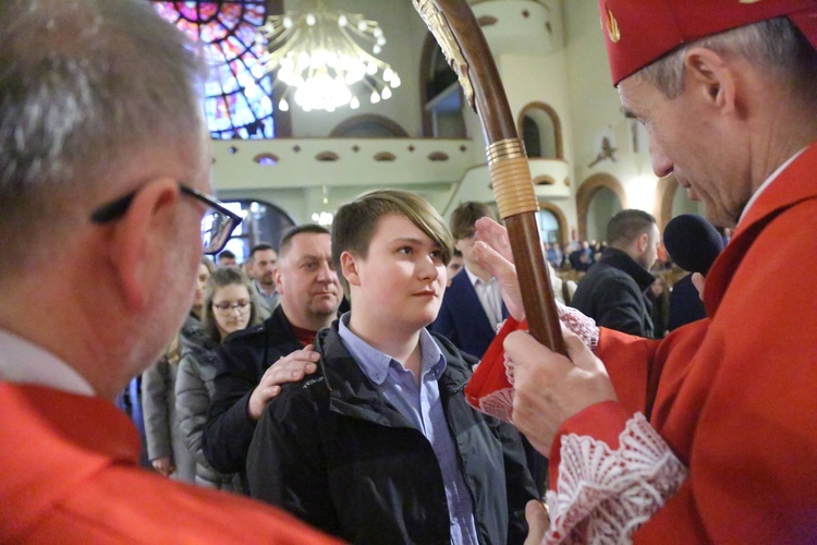 Bierzmowanie młodych z parafii kolejowej