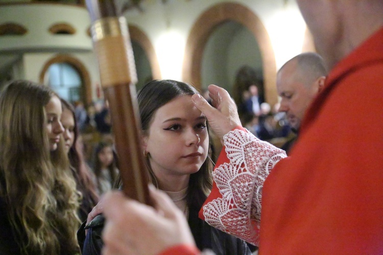 Bierzmowanie młodych z parafii kolejowej