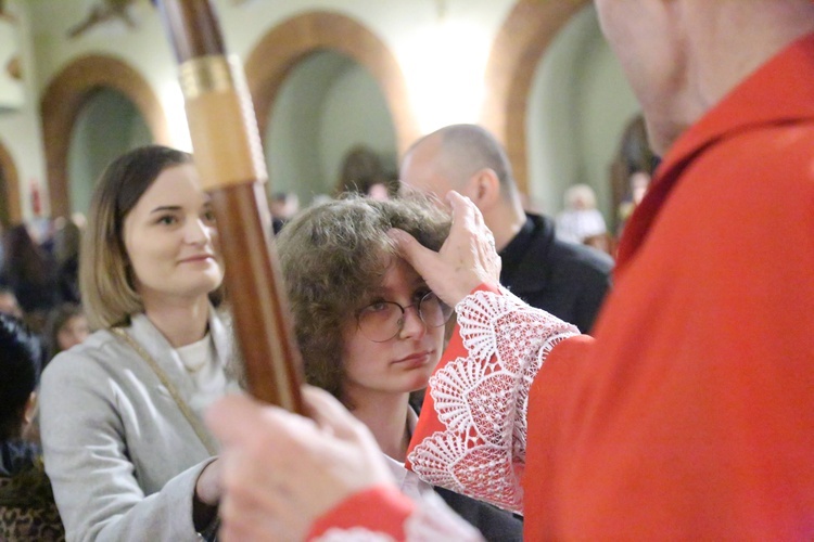 Bierzmowanie młodych z parafii kolejowej