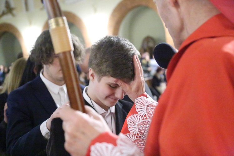 Bierzmowanie młodych z parafii kolejowej