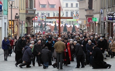 Droga Krzyżowa ulicami Oławy