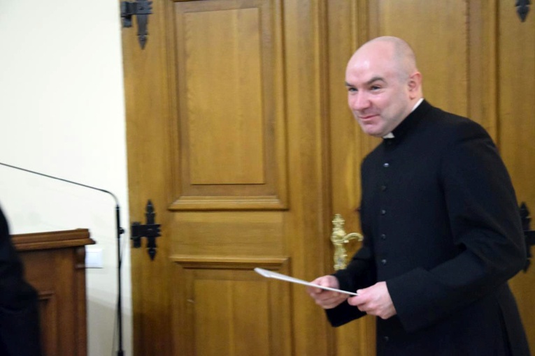 Pożegnanie proboszcza i wręczenie dekretu nowemu administratorowi