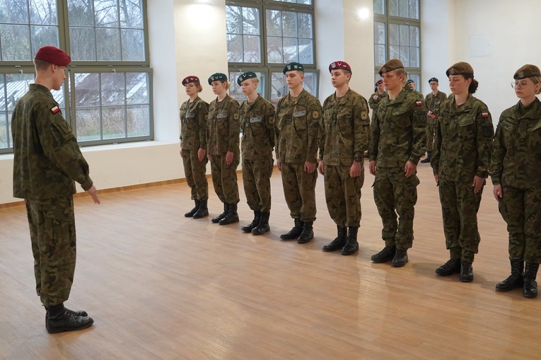 Certyfikat wojskowy kadetów KLO w Henrykowie