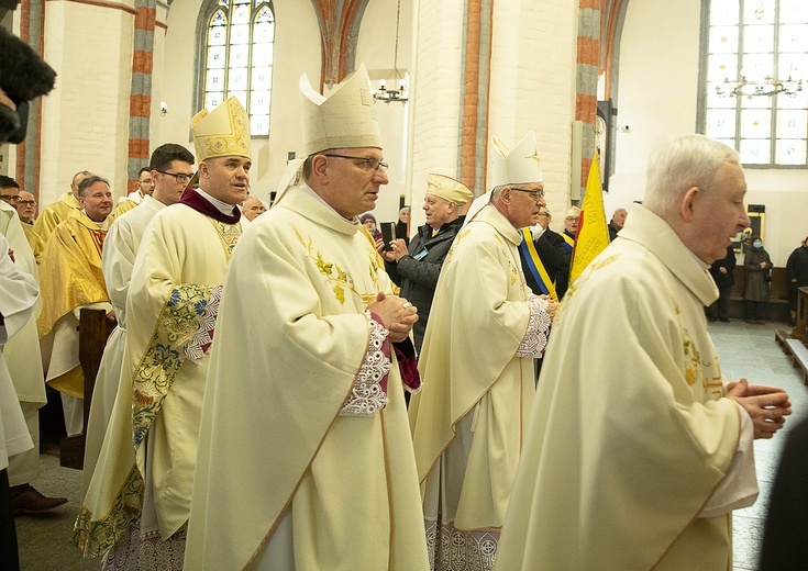 Inauguracja posługi biskupa Zbigniewa, cz. 1