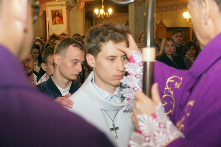 Bp Adam Bałabuch wizytował parafię w Słupicach