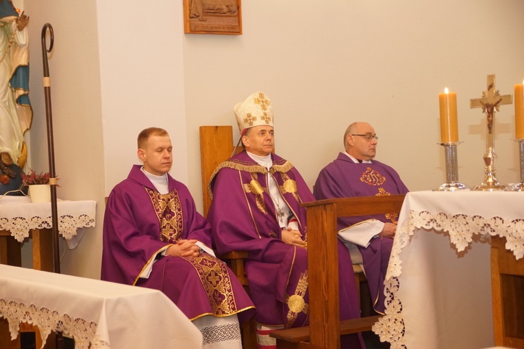 Bp Adam Bałabuch wizytował parafię w Słupicach