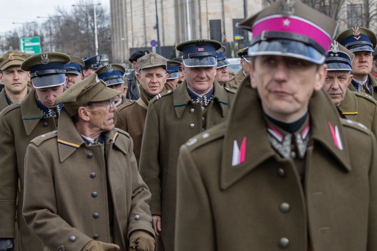 Ulicami stolicy przeszedł XV Katyński Marsz Cieni [GALERIA ZDJĘĆ]