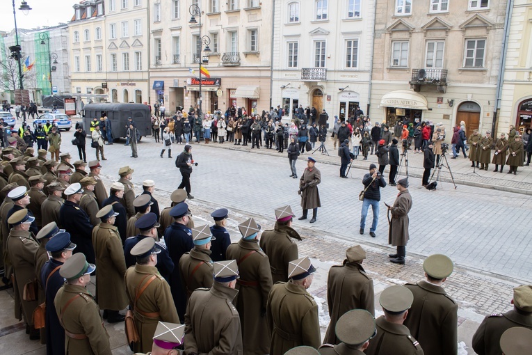 Ulicami stolicy przeszedł XV Katyński Marsz Cieni [GALERIA ZDJĘĆ]