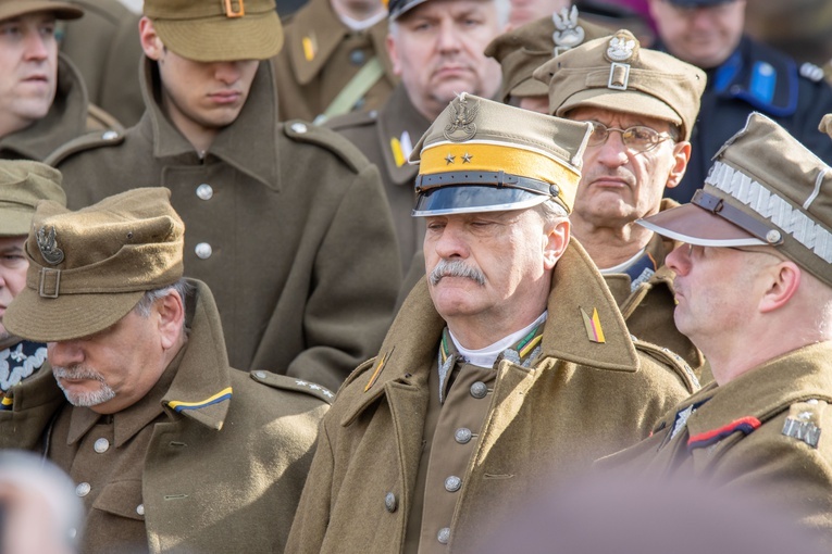 Ulicami stolicy przeszedł XV Katyński Marsz Cieni [GALERIA ZDJĘĆ]