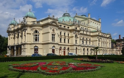 Miłośnicy Teatru im. Słowackiego mogą kupić na wyprzedaży krzesła i fotele z widowni