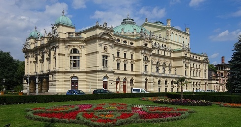 Miłośnicy Teatru im. Słowackiego mogą kupić na wyprzedaży krzesła i fotele z widowni