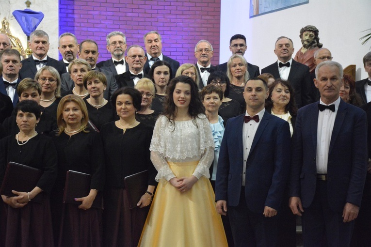 Koncert na pięć chórów w Świniarsku